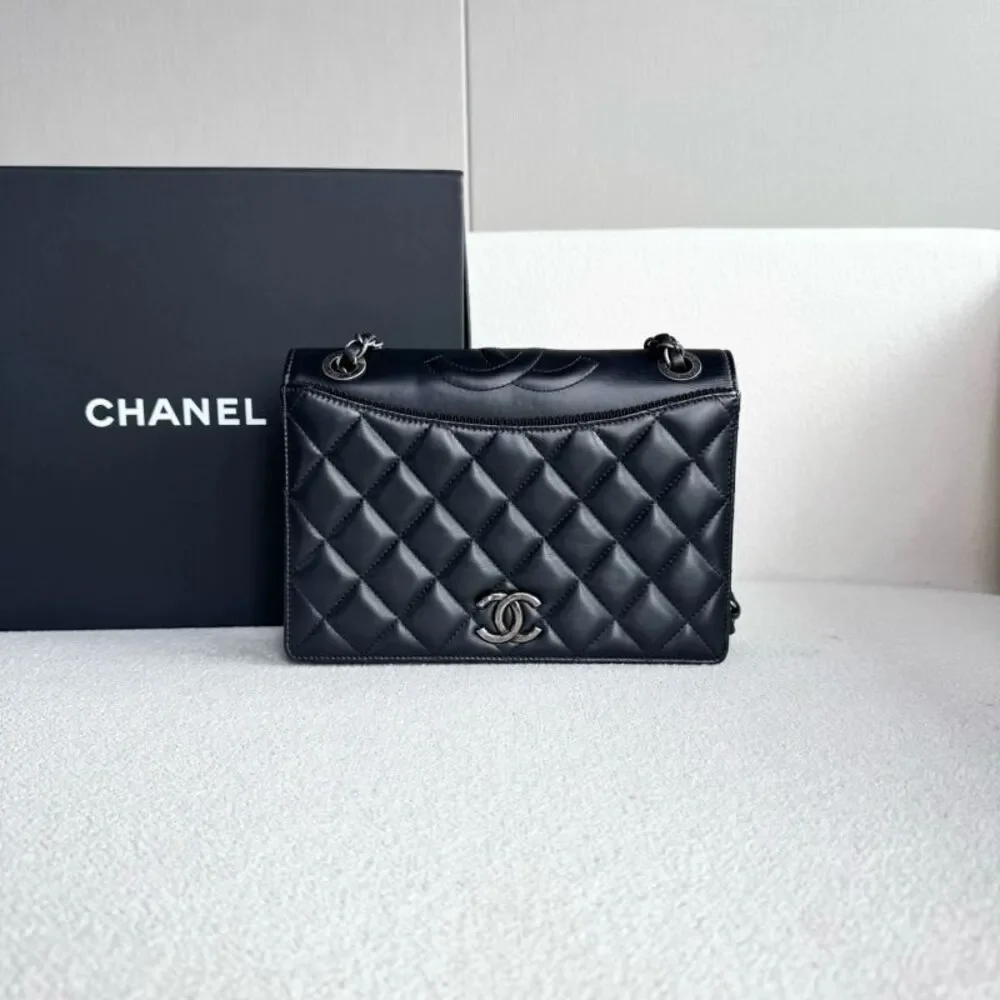Chanel Women Pre-Loved Bag Very Good Condition
